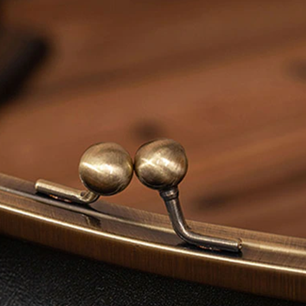 Women’s Small Black Leather Vintage Kiss-Lock Bag – Retro Crossbody & Top Handle Purse